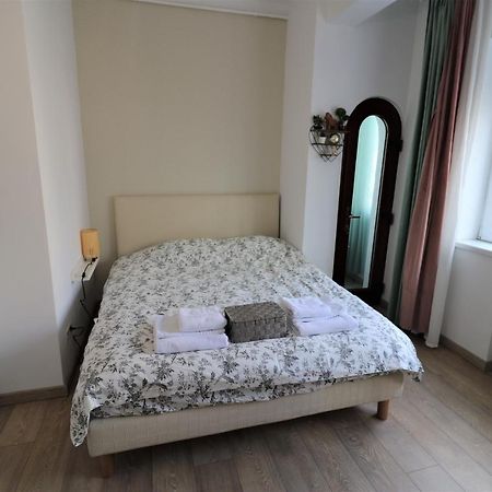 Lovely City Center Apartment - Free Minibar บูคาเรสต์ ภายนอก รูปภาพ