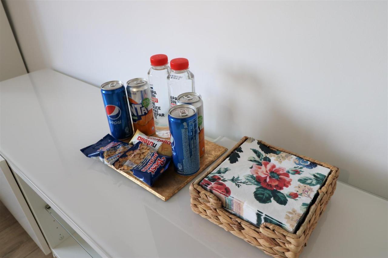 Lovely City Center Apartment - Free Minibar บูคาเรสต์ ภายนอก รูปภาพ