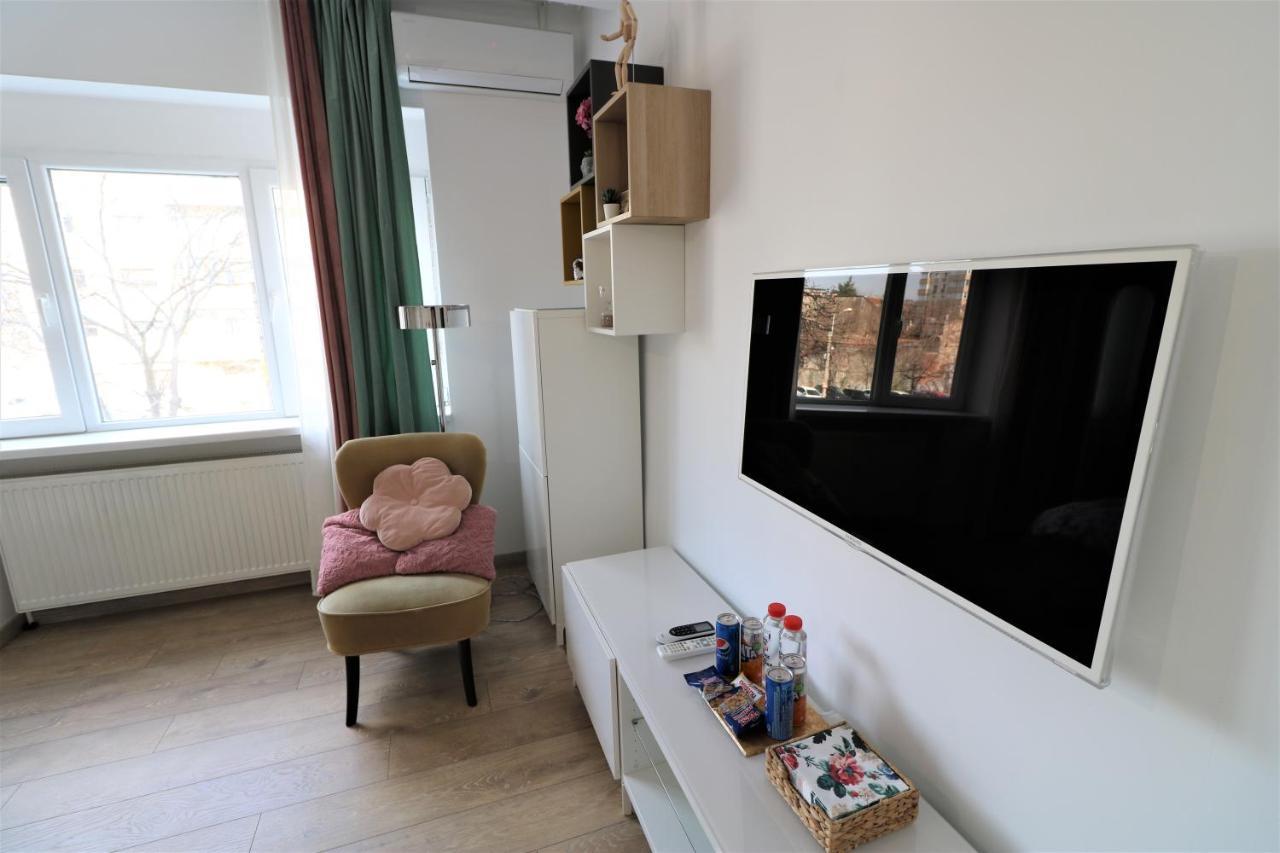 Lovely City Center Apartment - Free Minibar บูคาเรสต์ ภายนอก รูปภาพ