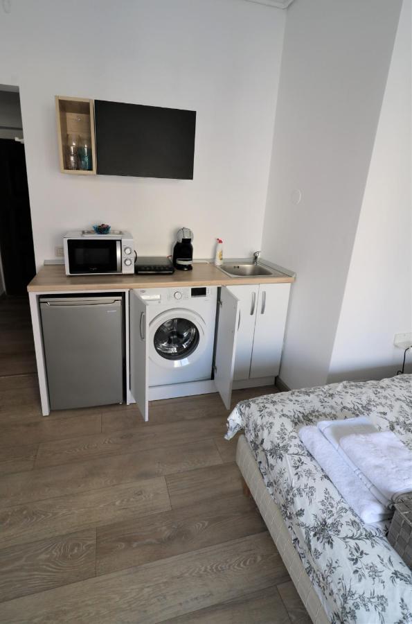 Lovely City Center Apartment - Free Minibar บูคาเรสต์ ภายนอก รูปภาพ